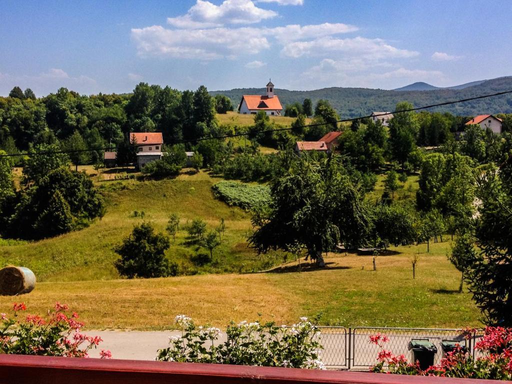 Guesthouse Ante Hodak Seliste Dreznicko Luaran gambar